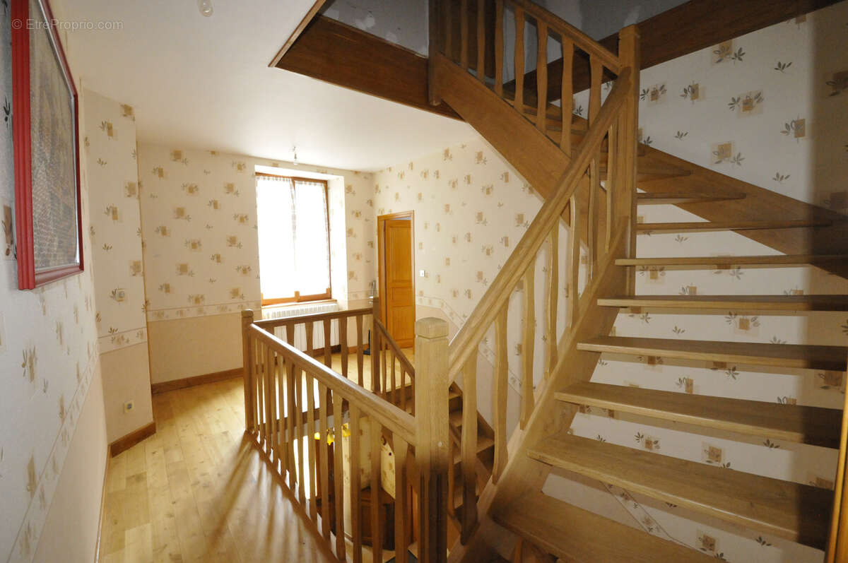Maison à SAINT-PRIEST-LIGOURE