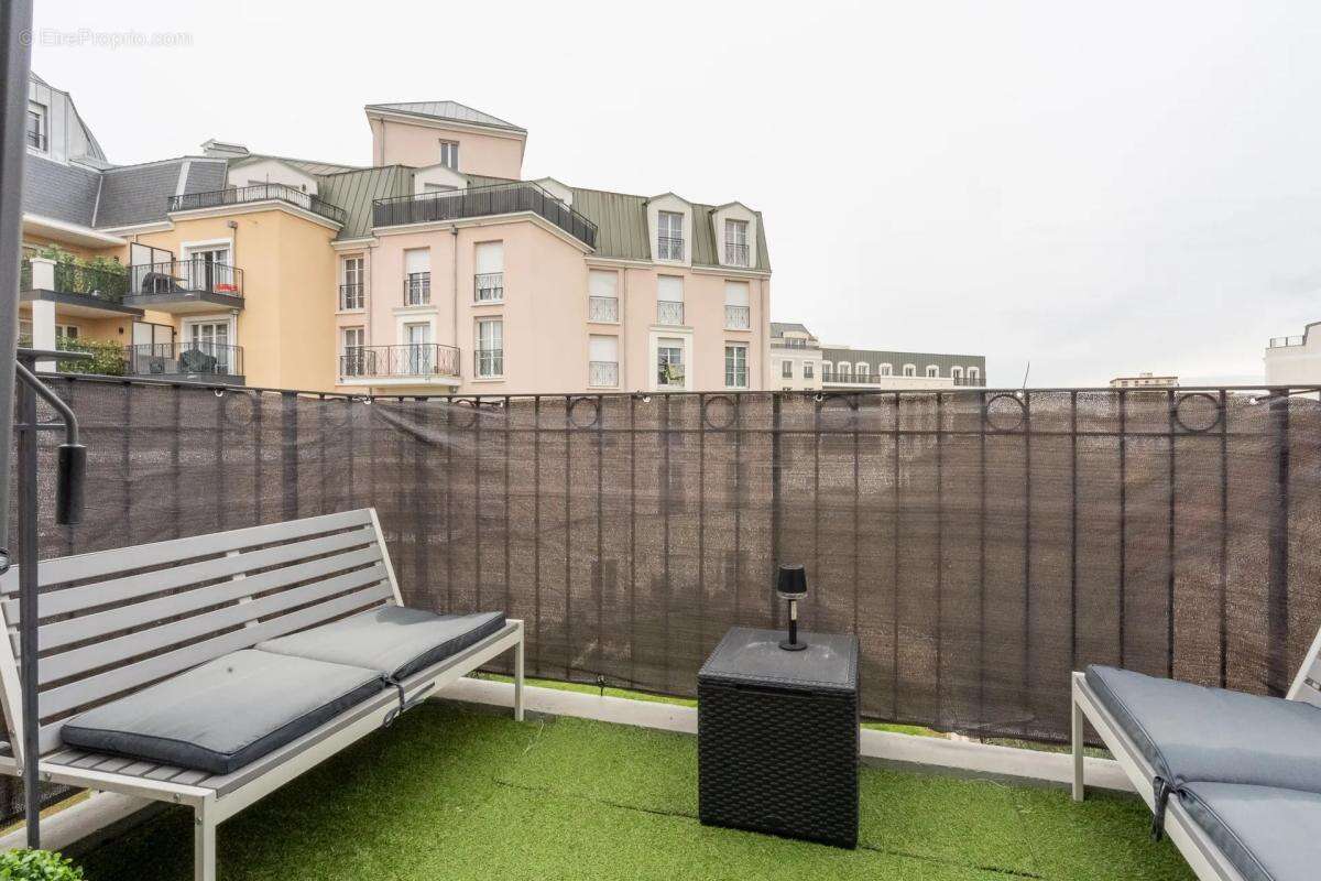 Appartement à LE BLANC-MESNIL