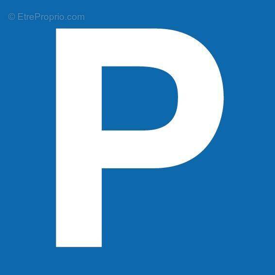 Parking à VILLENEUVE-LOUBET