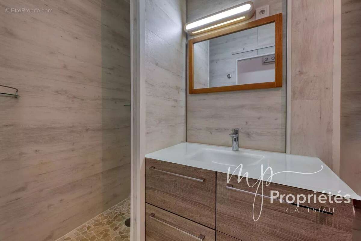 Appartement à SIX-FOURS-LES-PLAGES