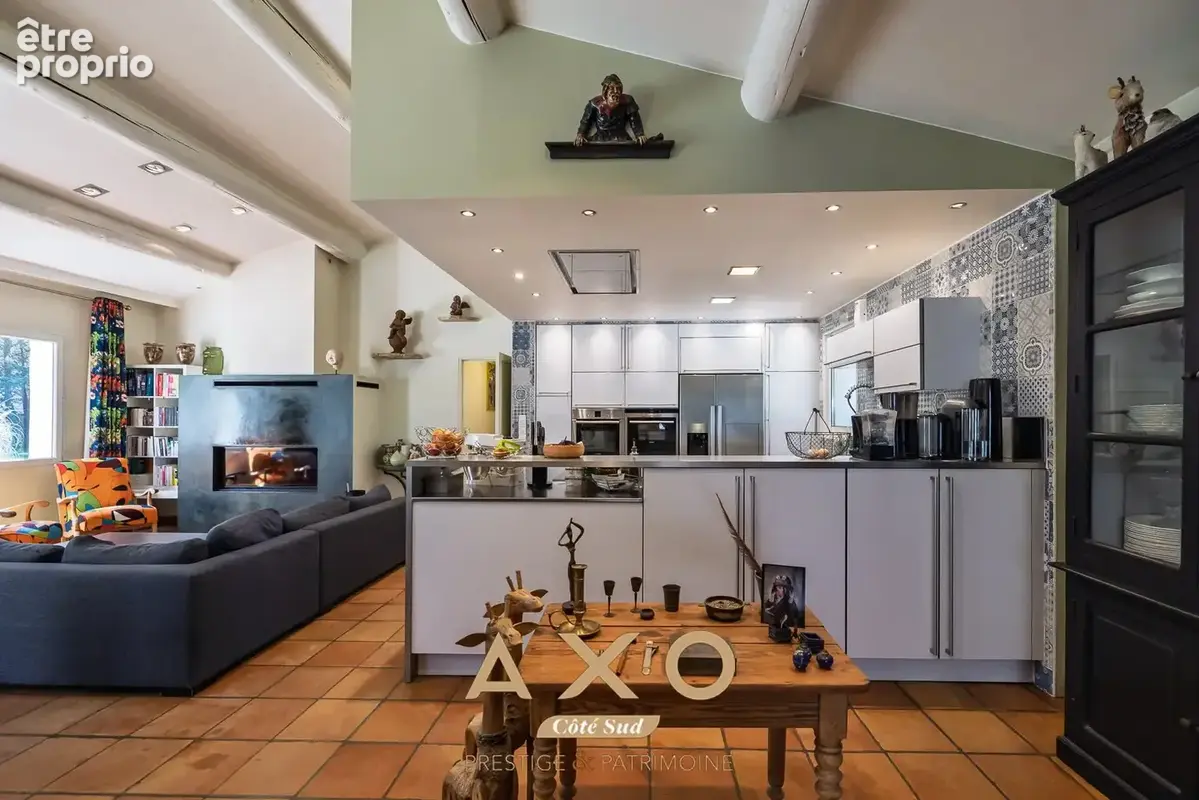 Jouques - villa t8 - plain-pied - studio indépendant - piscine - jacuzzi - 3 garages - 1 hectare - 1 029 000  - photo 17