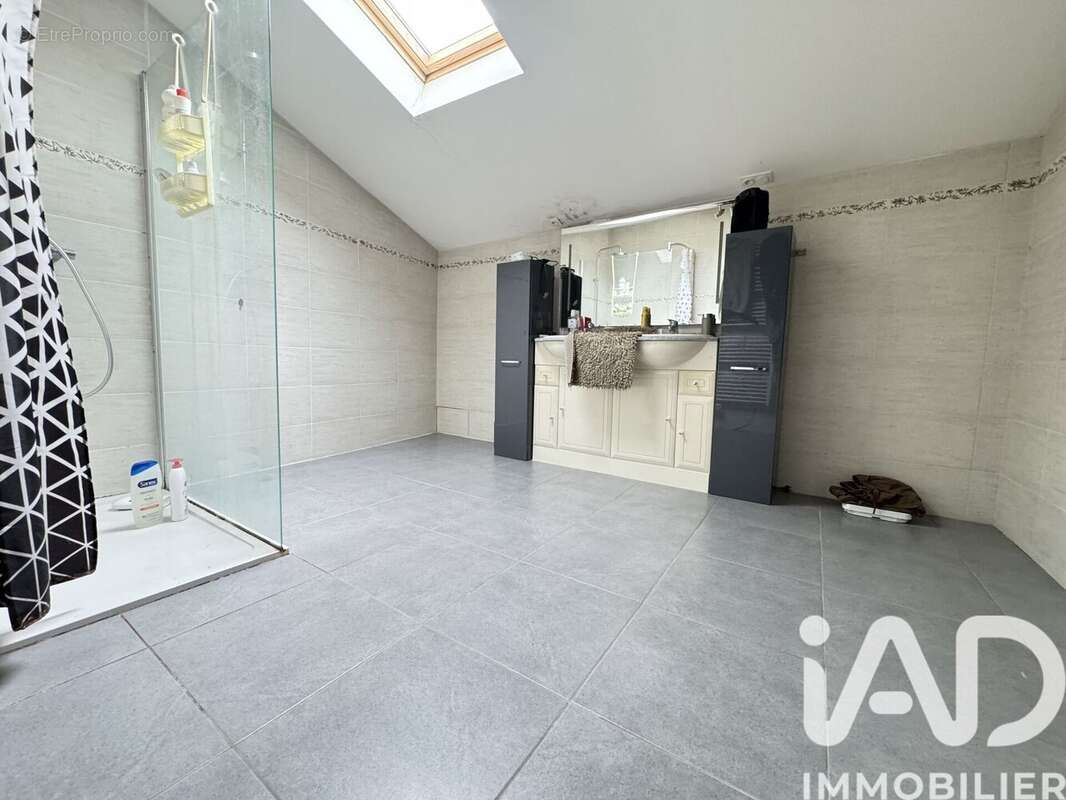 Maison 150 m² à Courbillac  - photo 8
