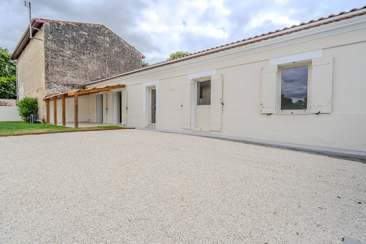 Maison à CADAUJAC