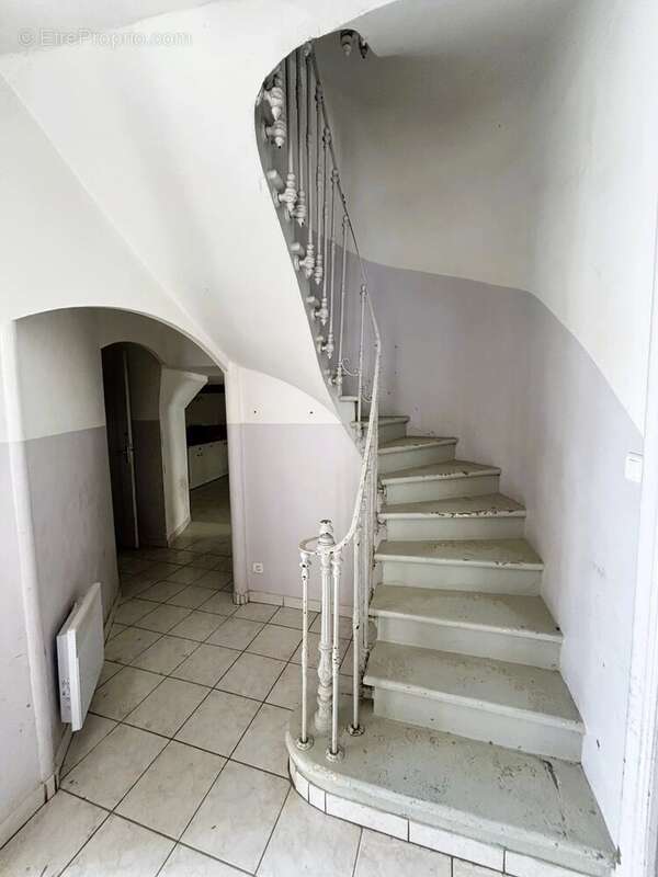 Maison à VILLENEUVE-MINERVOIS