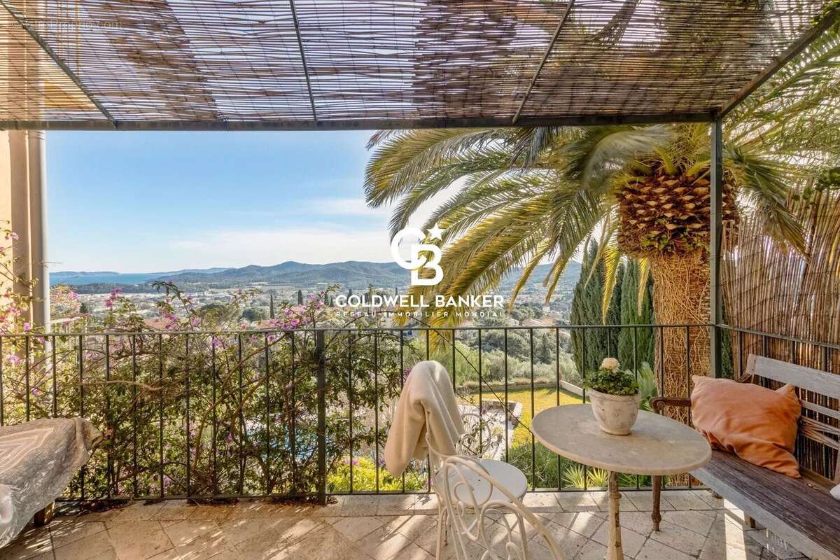 Maison à BORMES-LES-MIMOSAS