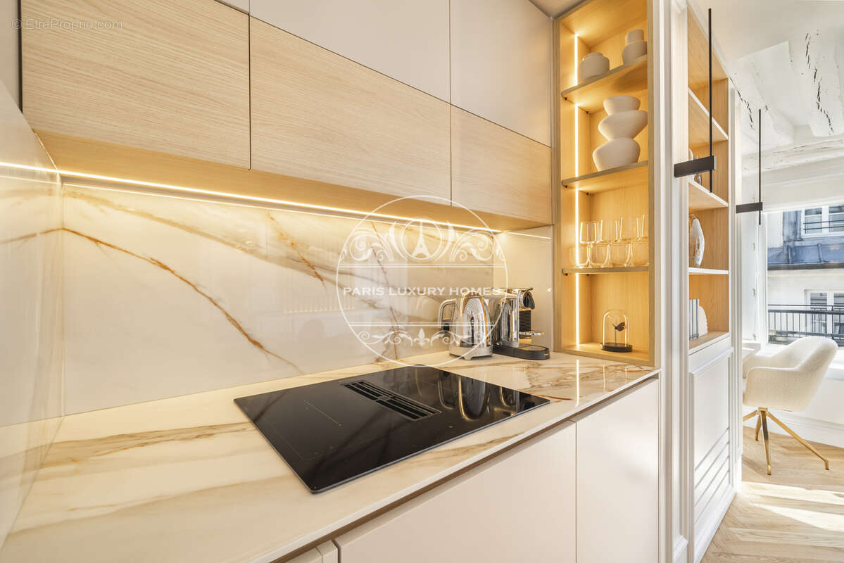 Appartement à PARIS-1E