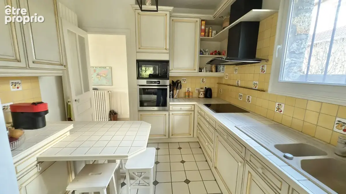 Meulière de 170m2 avec jardin et garage à 5 min à pied de la gare. - photo 8