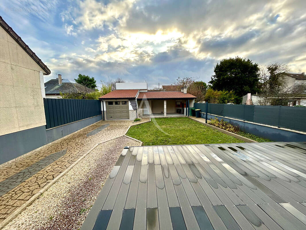 Maison à PARAY-VIEILLE-POSTE