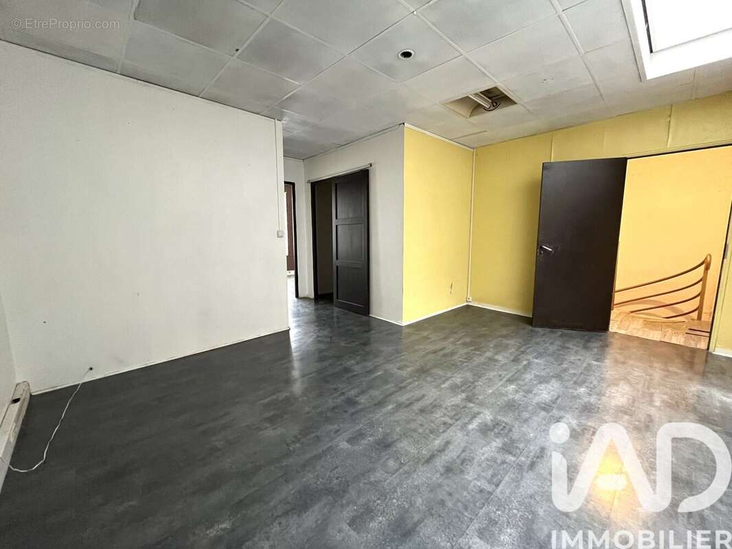 Commerce 252 m² à Claye-Souilly  - photo 6
