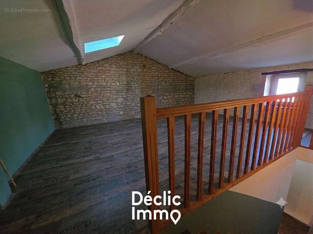 Charmante Maison en Pierre avec Garage et Jardin  A Cherveux - photo 6