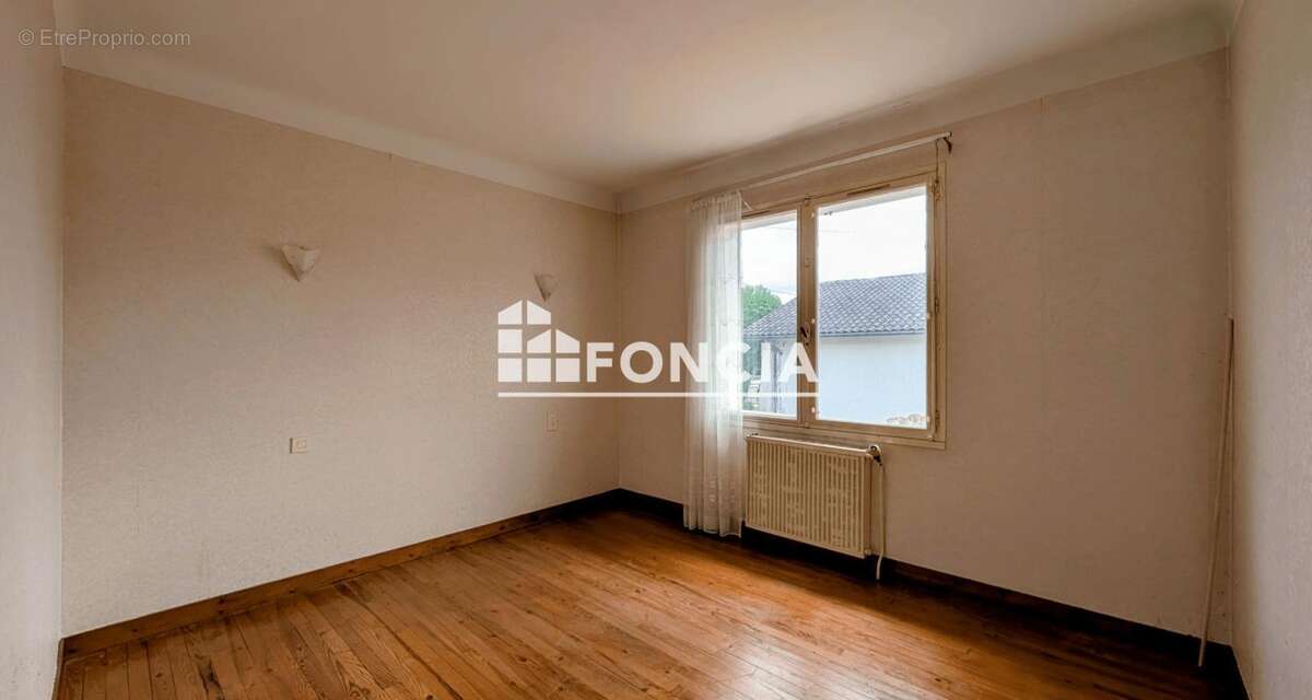 Maison à OEYRELUY
