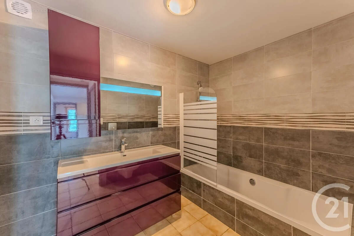 Appartement à VACHERESSE