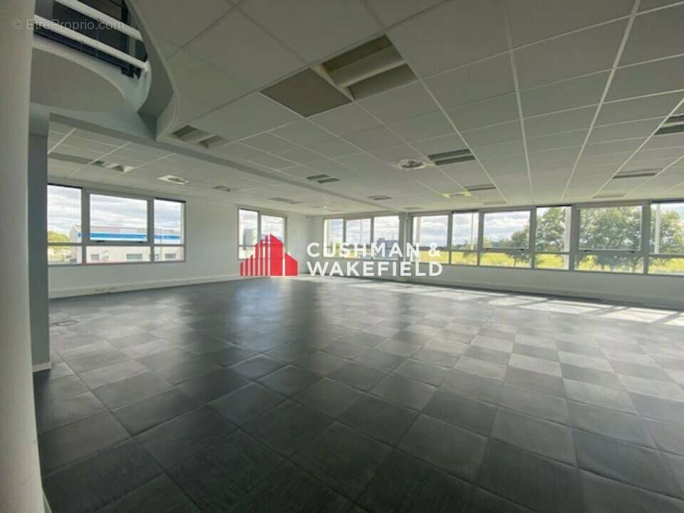 Commerce à SAINT-LYS