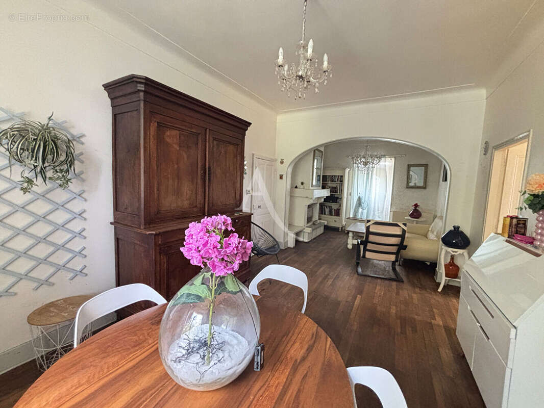 En vente - 2h30 paris - cours les barres - belle maison 7 chambres -  terrain - photo 4