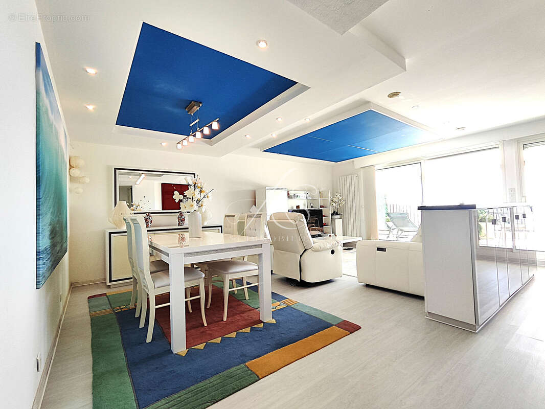 Appartement à MANDELIEU-LA-NAPOULE