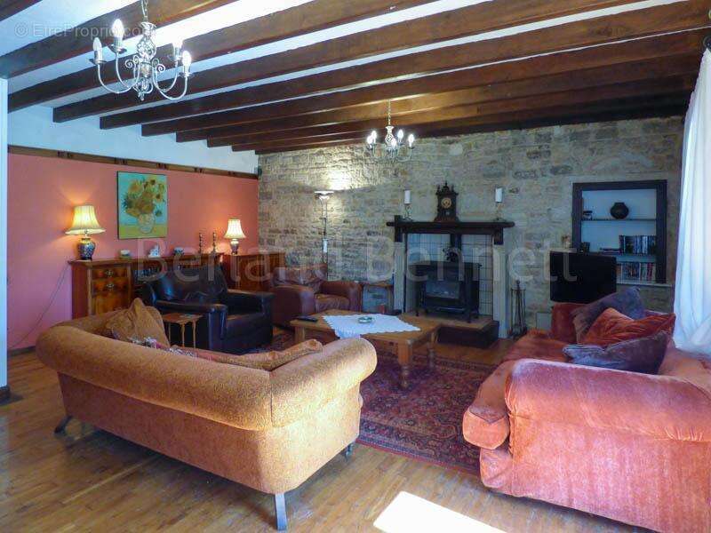 Maison à CHEF-BOUTONNE