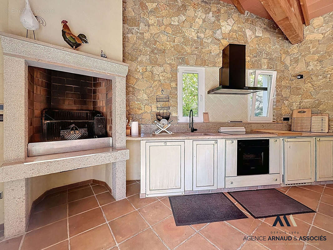 Magnifique maison (5 chambres) de plain-pied avec piscine - photo 15