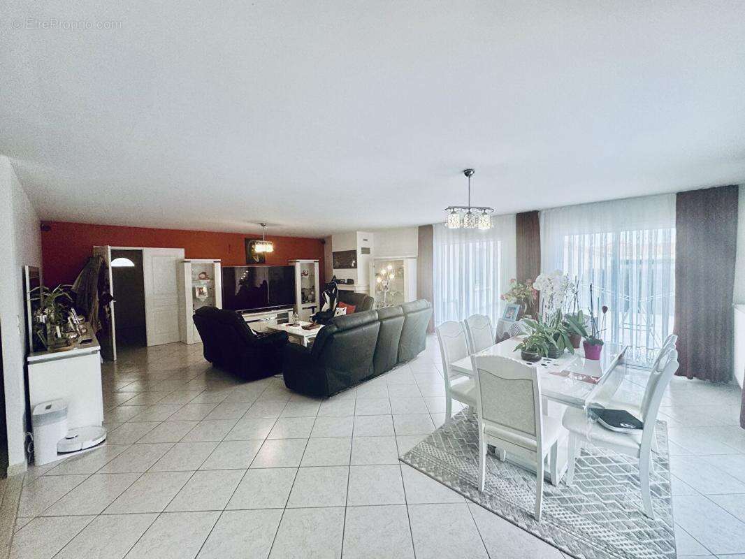 Maison à MORTAGNE-SUR-SEVRE