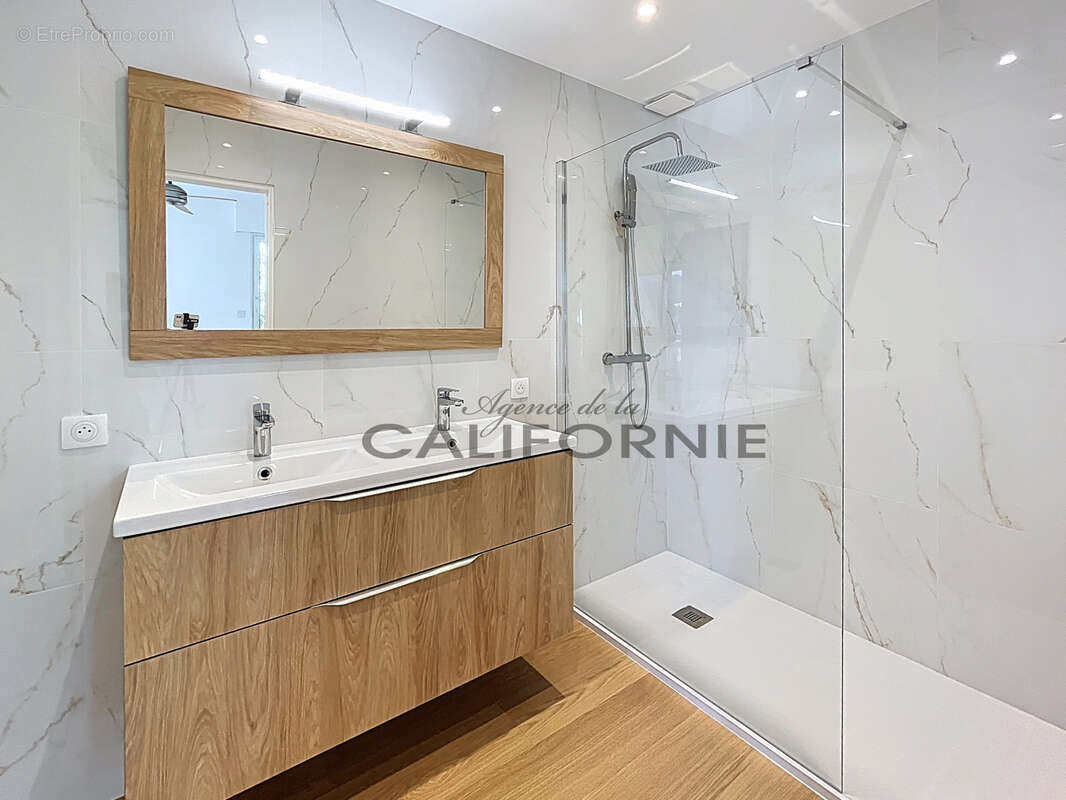 Appartement à LE CANNET