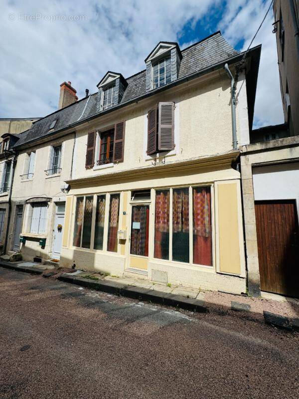 Maison à LA CHARITE-SUR-LOIRE