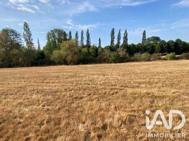 Terrain 1692 m² à Saint-Pierre-De-Manneville  - photo 2