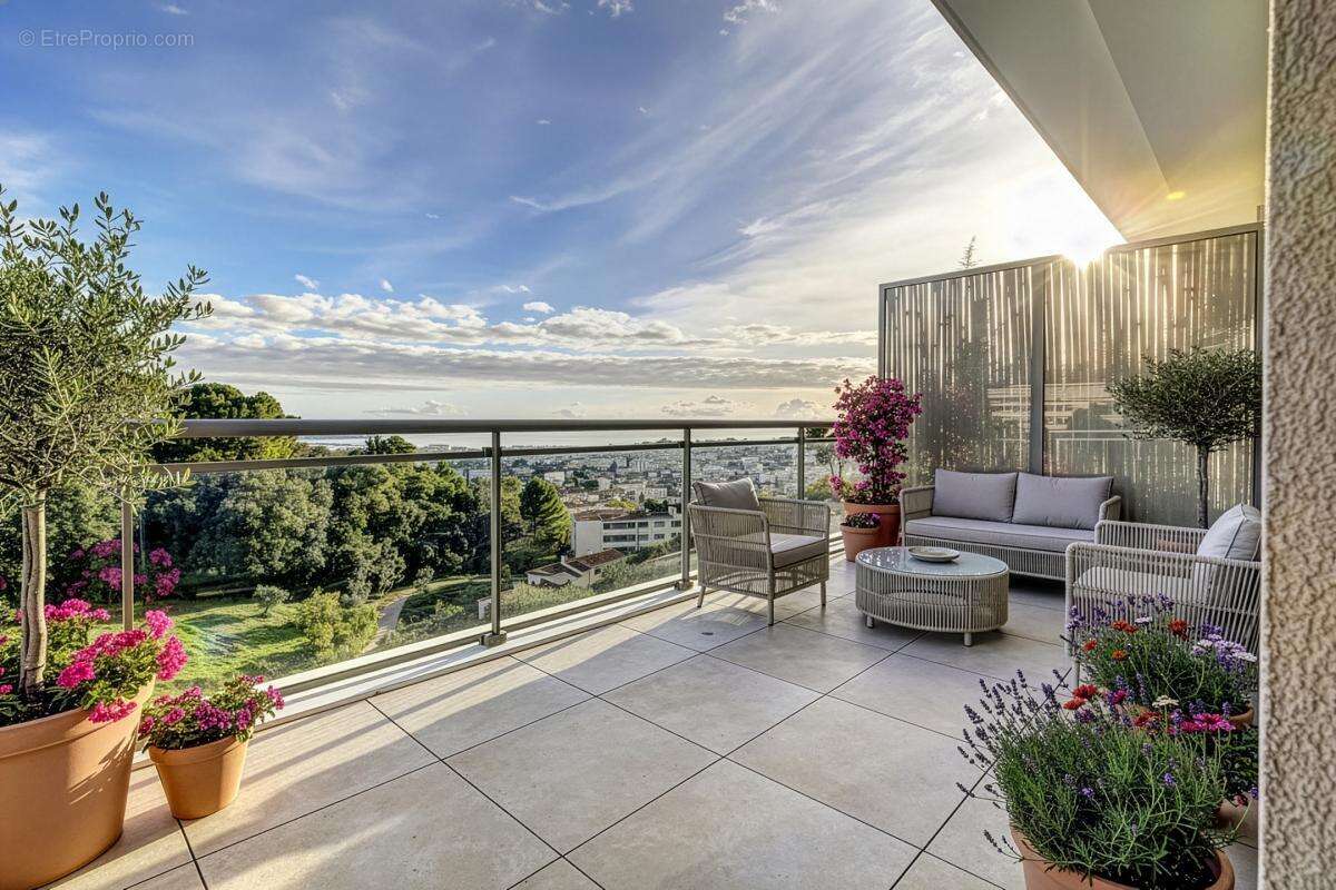 Appartement à LE CANNET