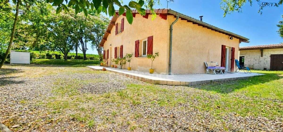 Dpt landes (40), à vendre à samadet, maison t5 162 m² avec garages, dépendances et terrain arboré de 2 482 m² - photo 13