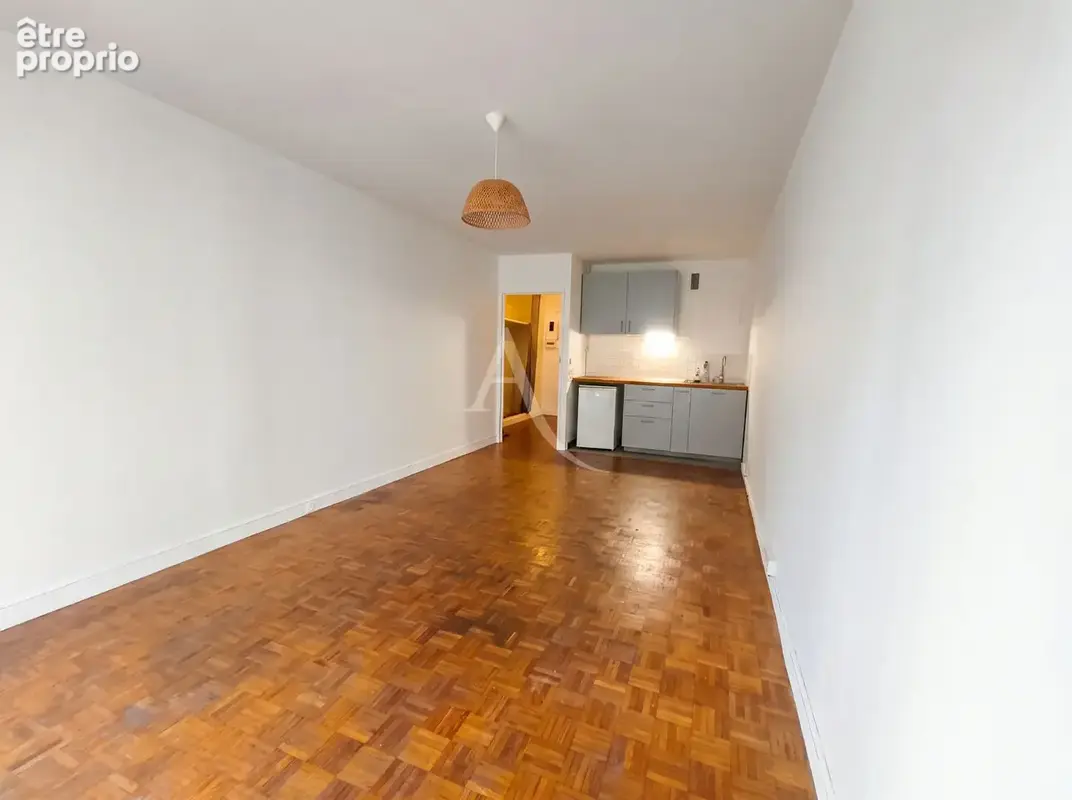 STUDIO 30 M²  PARIS 18 Métro Jules Joffrin - photo 4