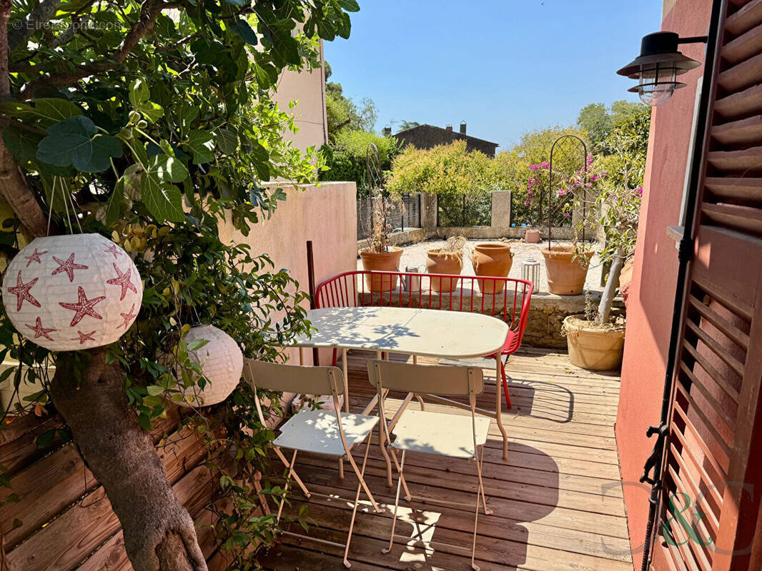 Maison à BORMES-LES-MIMOSAS
