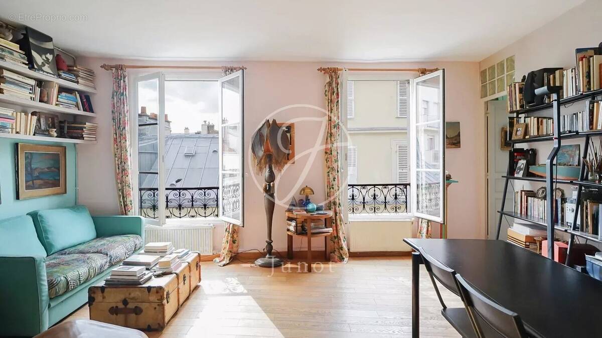 Appartement à PARIS-18E