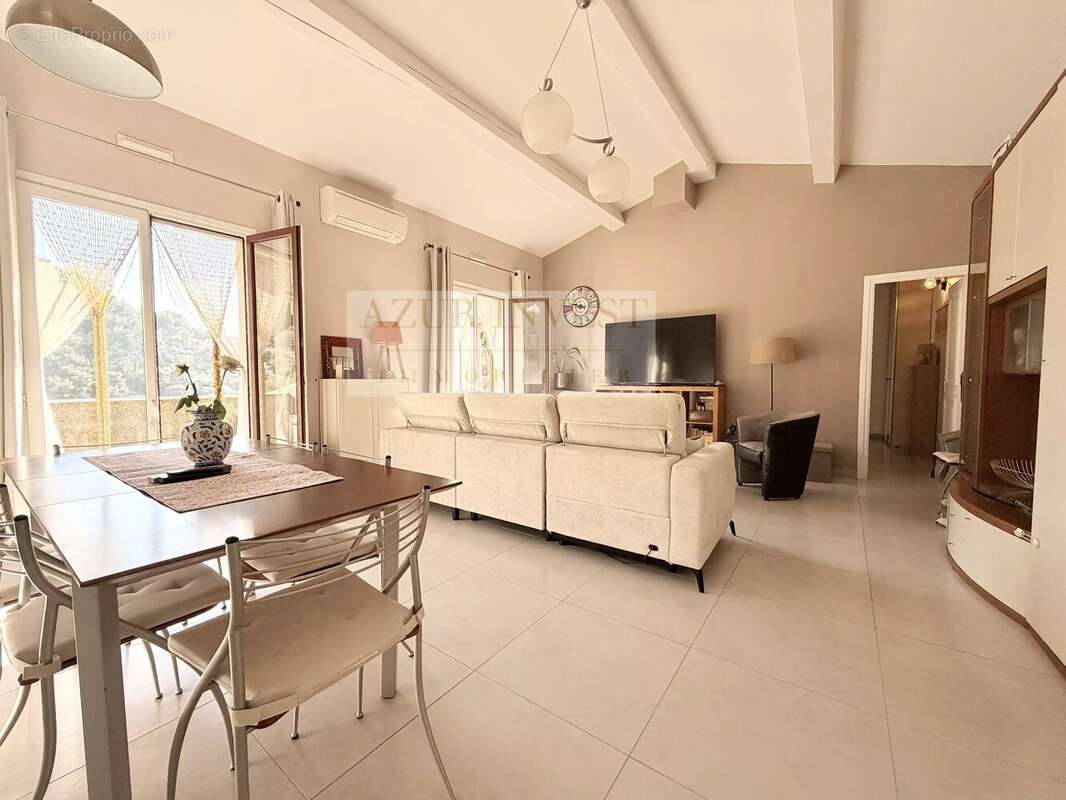 Appartement à ROQUEBRUNE-CAP-MARTIN