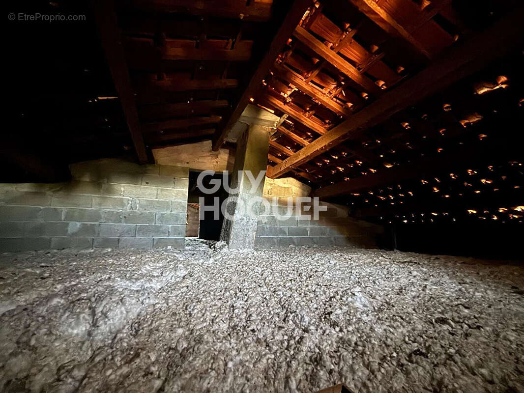 Maison à SAINT-ETIENNE-DE-FONTBELLON