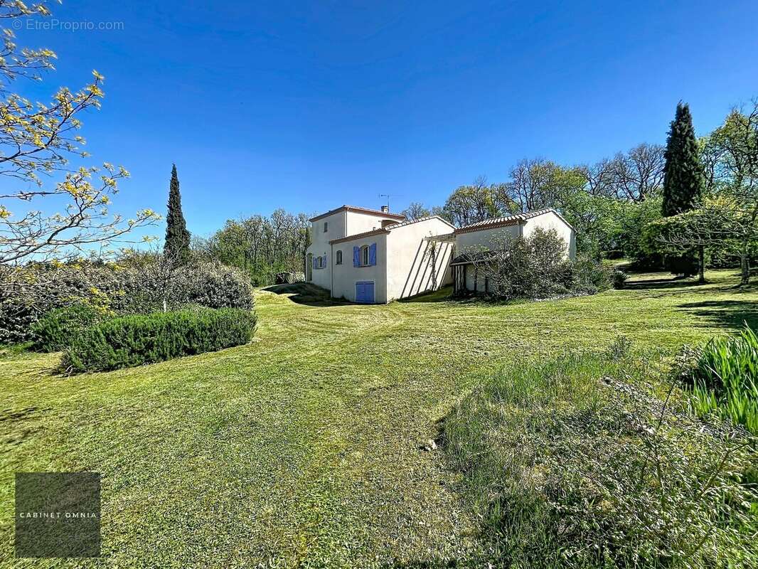 Maison à MONTAIGU-DE-QUERCY