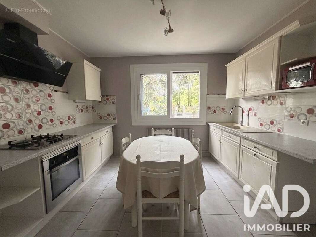 Maison 85 m² à Lamothe-Landerron  - photo 6