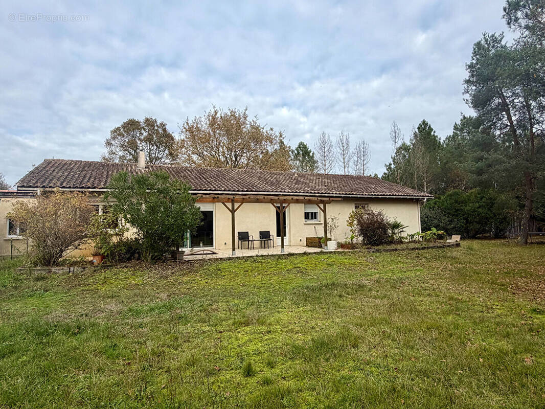 Maison à LUGOS