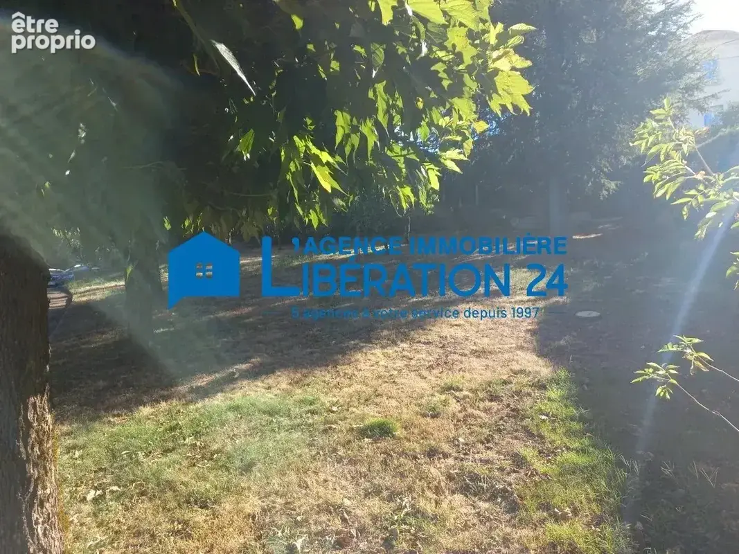 Terrain constructible de 510 m² à Rive-de-Gier - photo 7