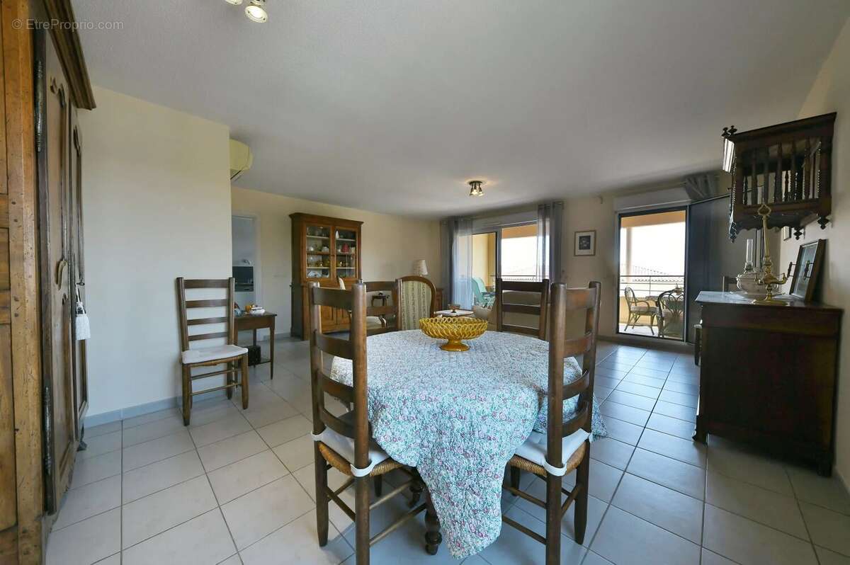 Appartement Uzès, centre-ville à pied, garage - photo 5