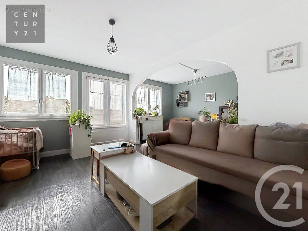 Appartement à SAINTE-SAVINE