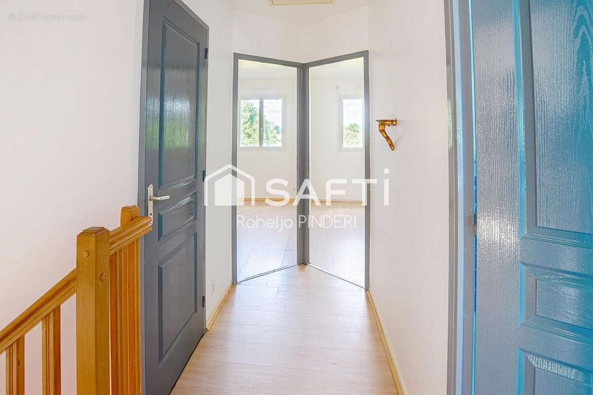 Maison 112 m² à Champ-Sur-Layon  - photo 8