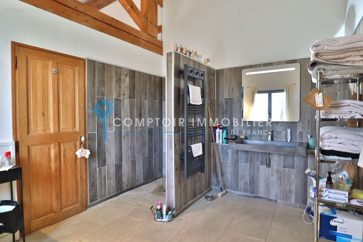 Dept 84 - Gordes - Belle bâtisse au calme - 164 m2 de surface habitables + dépendance à aménager et grenier su - photo 10