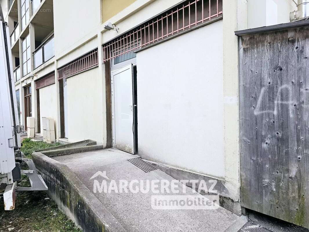 Commerce à MARIGNIER