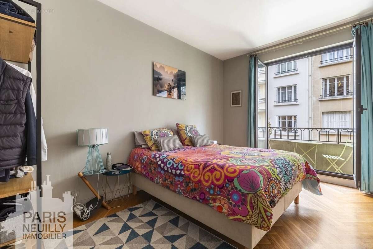 Appartement à PARIS-16E