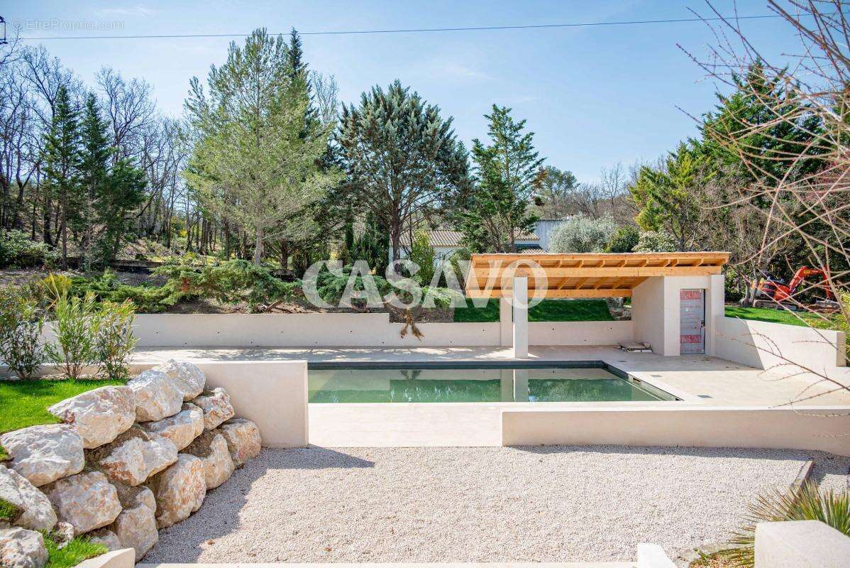 Maison à LE PUY-SAINTE-REPARADE