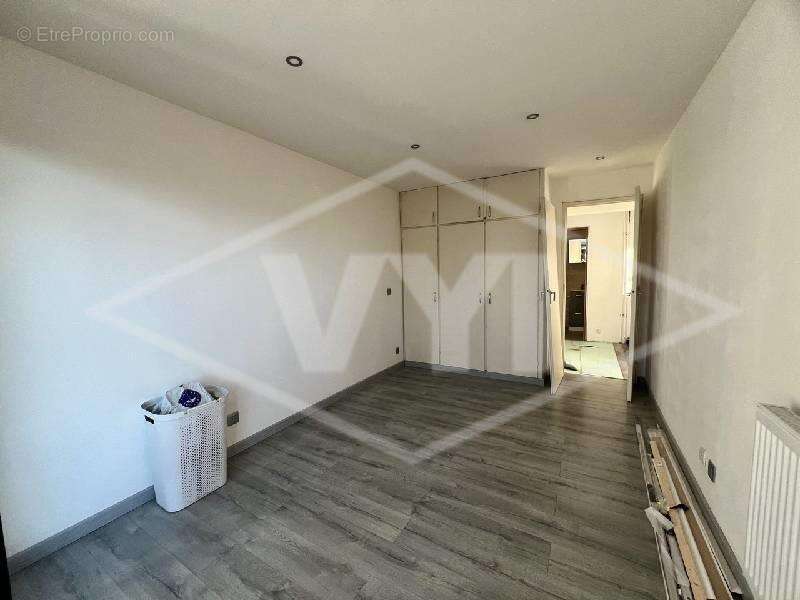 Appartement à COMBS-LA-VILLE