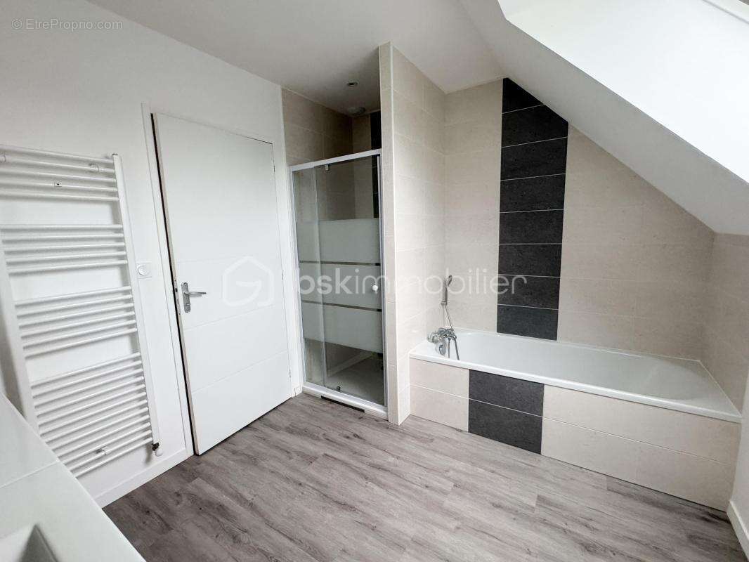 Maison à COMBOURTILLE