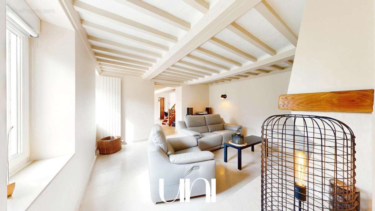 Maison à JUAYE-MONDAYE