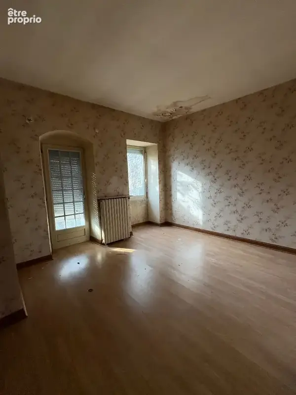 Appartement 3 pièces à rénover ? Hyper-centre historique des Ponts-de-Cé - photo 3