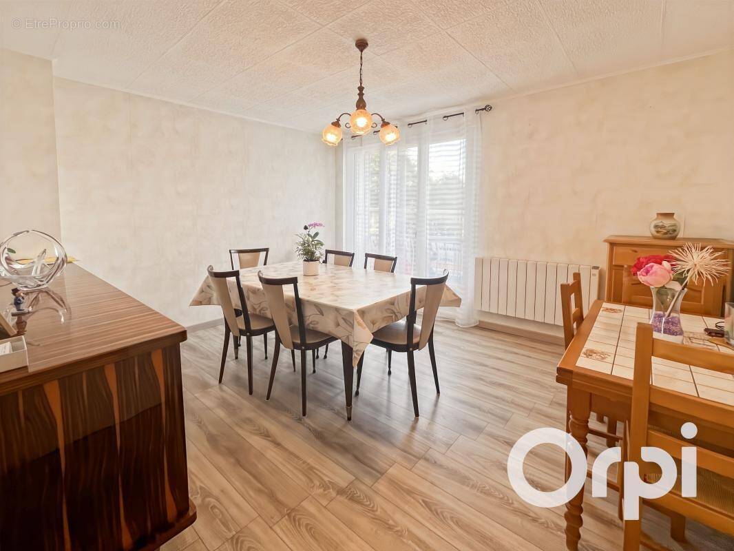 Appartement à LIVRON-SUR-DROME