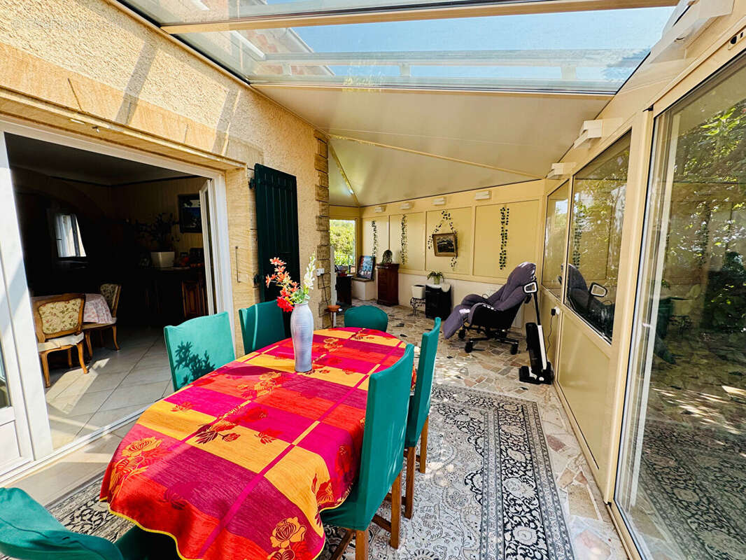 Maison à LA ROQUE-D'ANTHERON