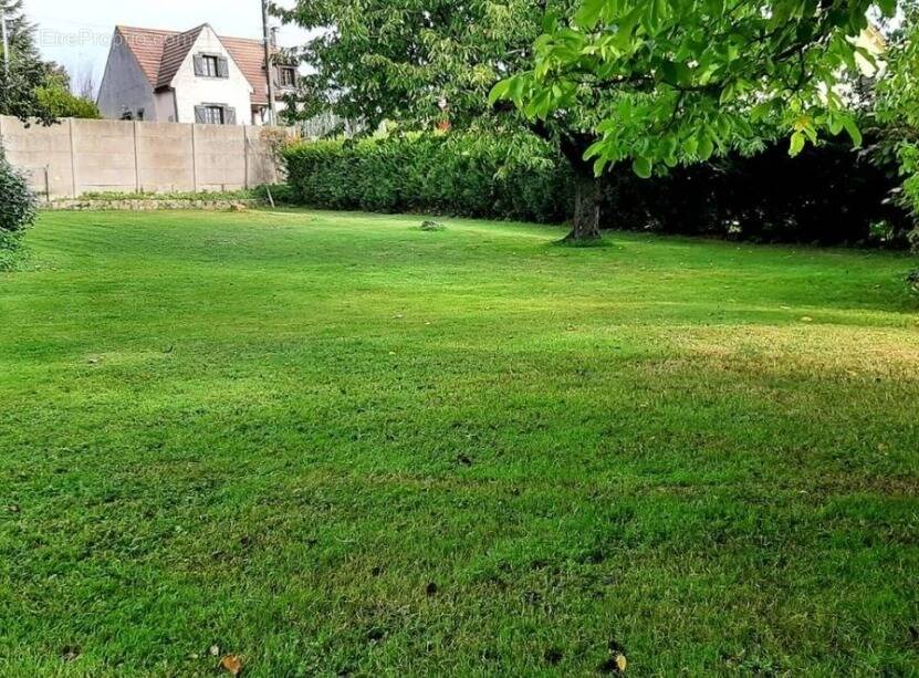 Terrain à LA FERTE-SOUS-JOUARRE
